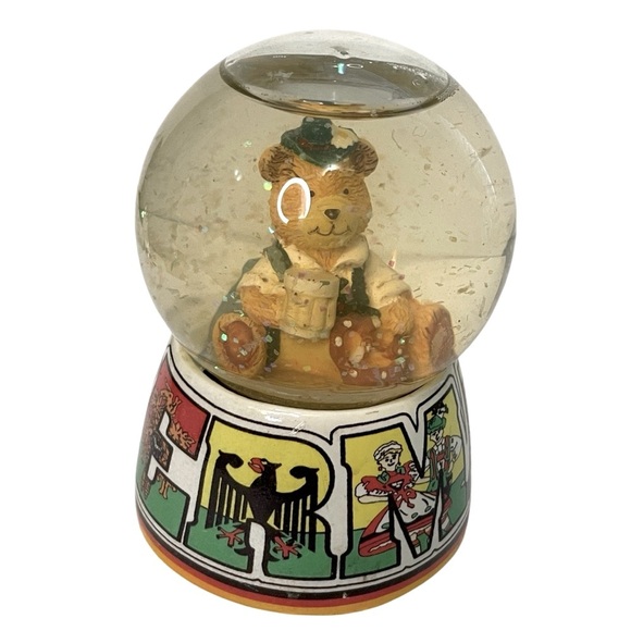 Germany Snow Globe Souvenir - Picture 1 of 7